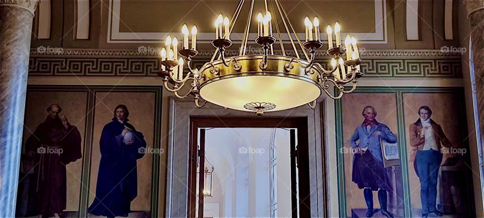 This lustrous chandelier hangs in the “Lesesaal”, the “Reading Room” of the “Maximilianeum” in “Munich”, the seat of the “Bavarian State Parliament”. Among other things it has quite a substantial art collection. 2024. Hypnotic Productions