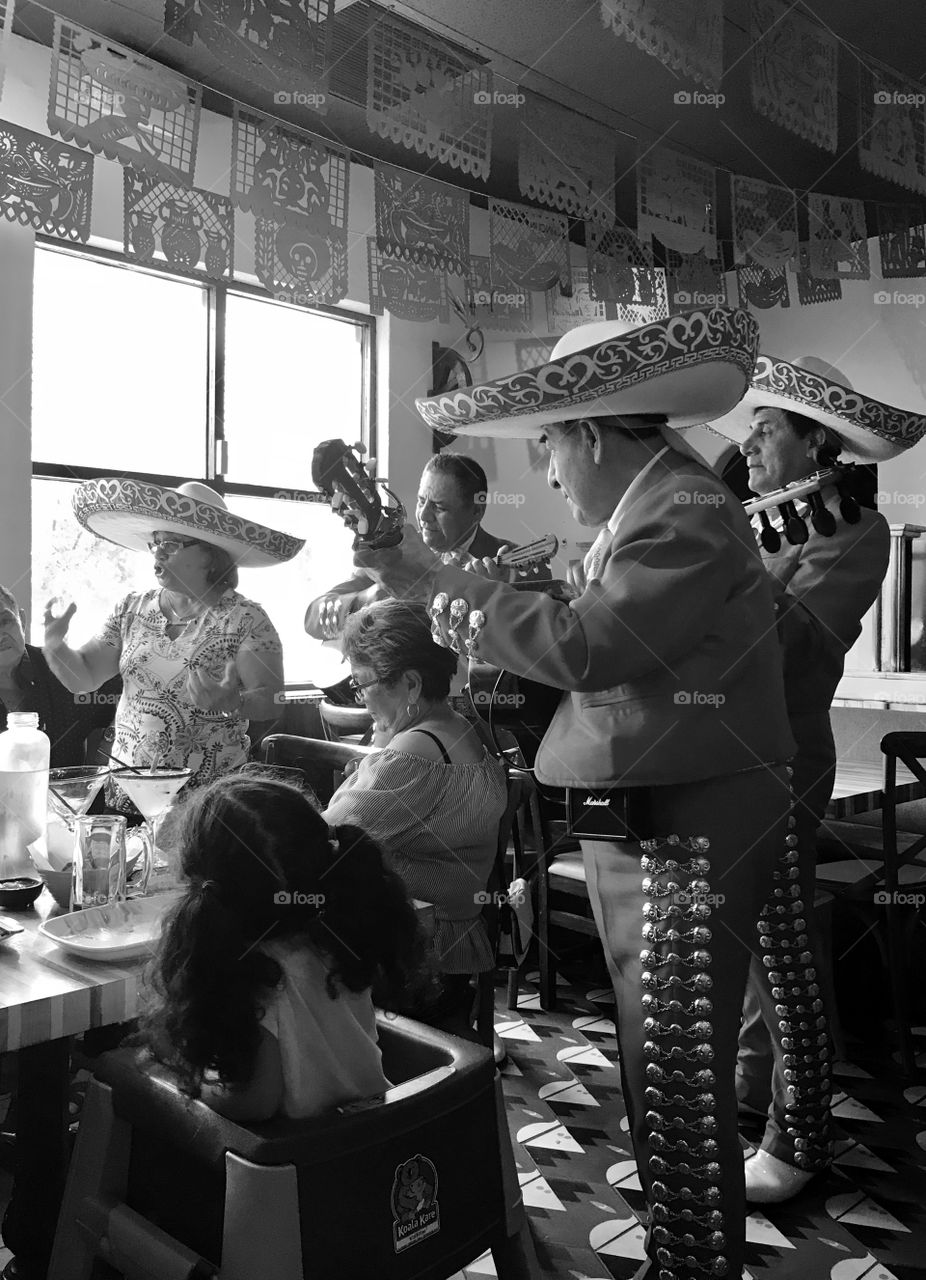 Mariachi margaritas people happy hour 