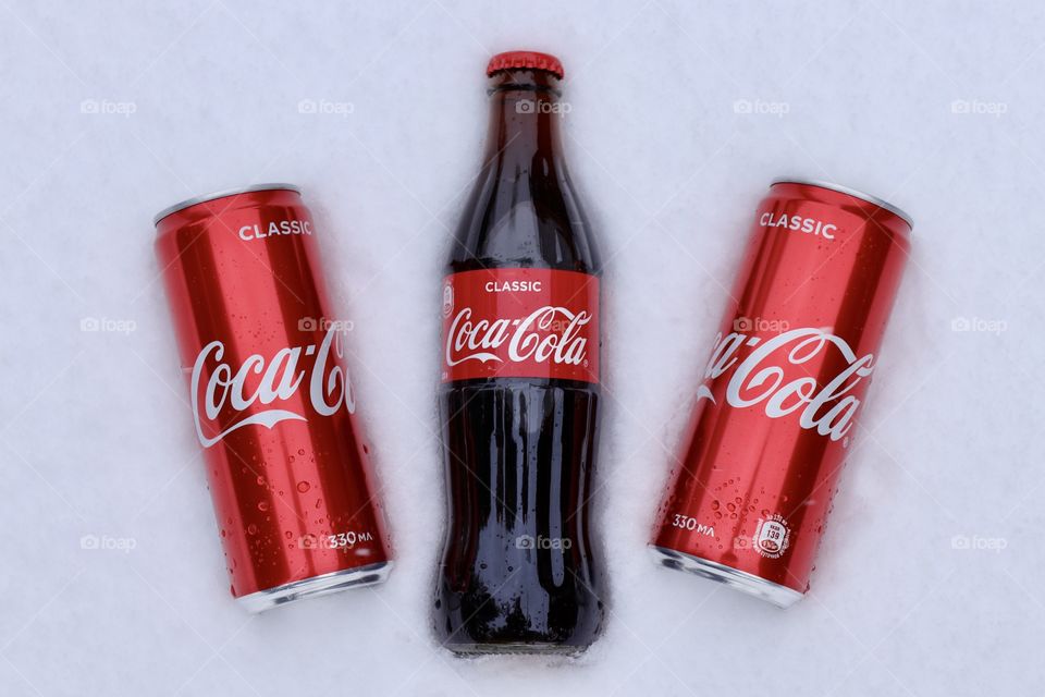 Coca-cola on snow 