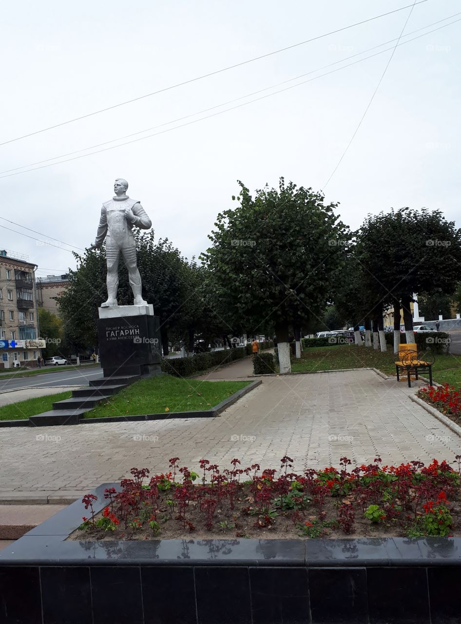 A monument to brains manavtu Yuri Gagarin