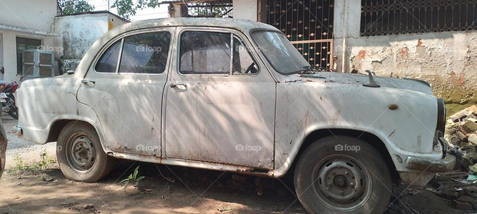 old ambassador car