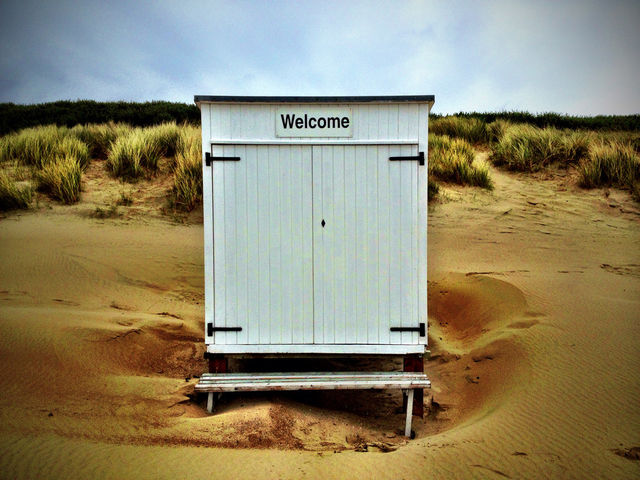 WELCOME TO THE BEACH