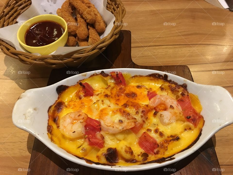 Seafood baked cheese 