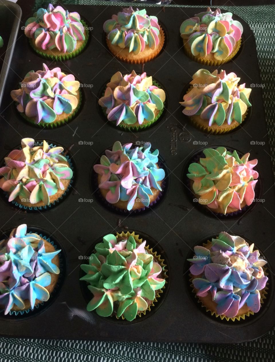 Rainbow flower cupcakes 