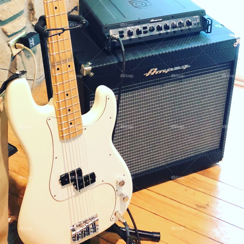 Fender precision bass and Ampeg amp with a portaflex svt500