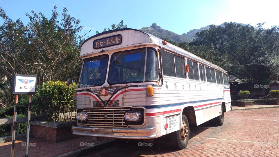 vintage bus is still running !