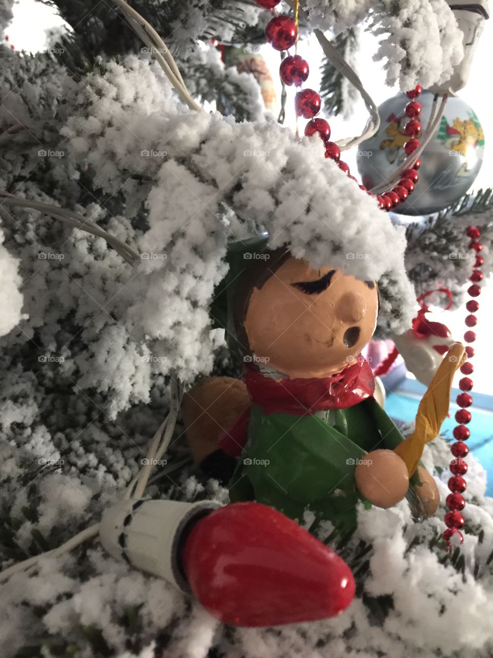 Singing Christmas elf ornament 