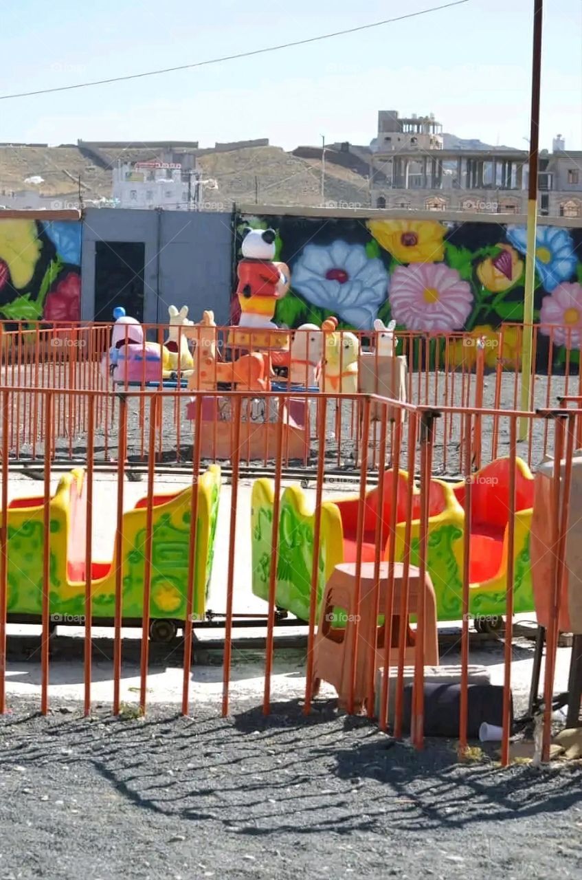 A very beautiful picture, and there is no better picture than it. There is no better picture of green herbs and colorful, red and white roses than it. Glory be to God, the natural and picturesque view, and there is no more