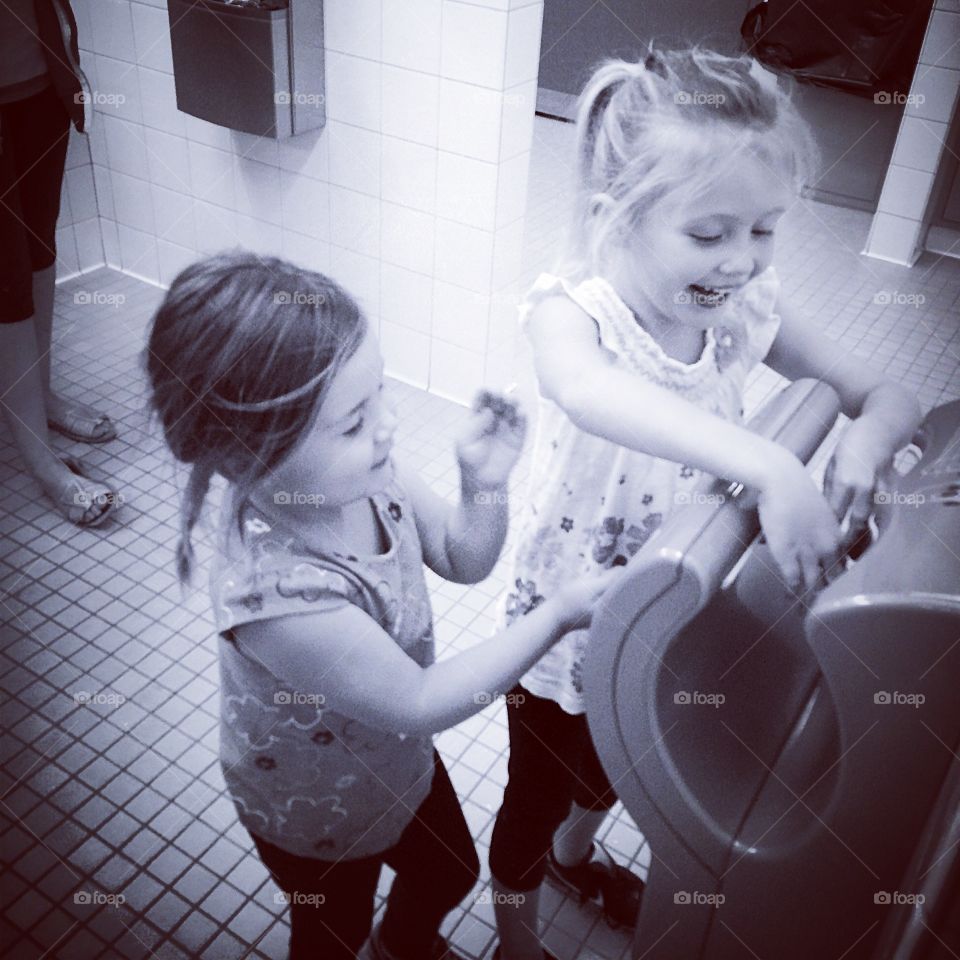 Simple fun . So much fun from a hand dryer 