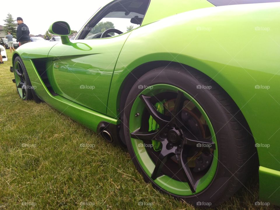 Green brake calipers and rim accents pull it all together.