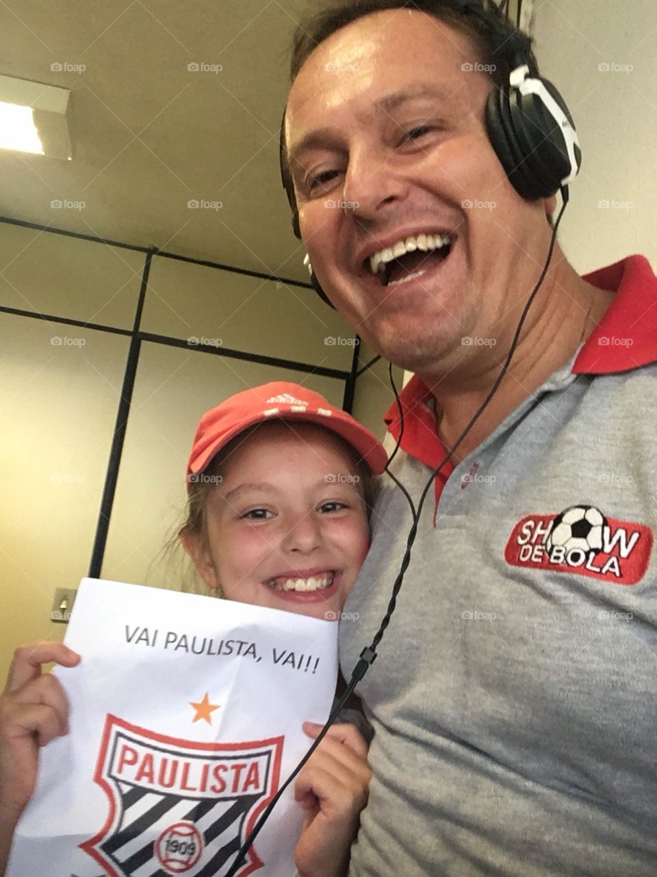 Minha filha Marina torcendo para o Paulista de Jundiaí no Estádio Dr Jayme Cintra. 