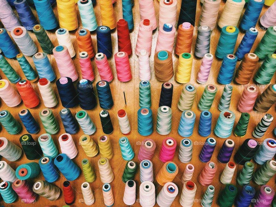 Multicolored threads in atelier 