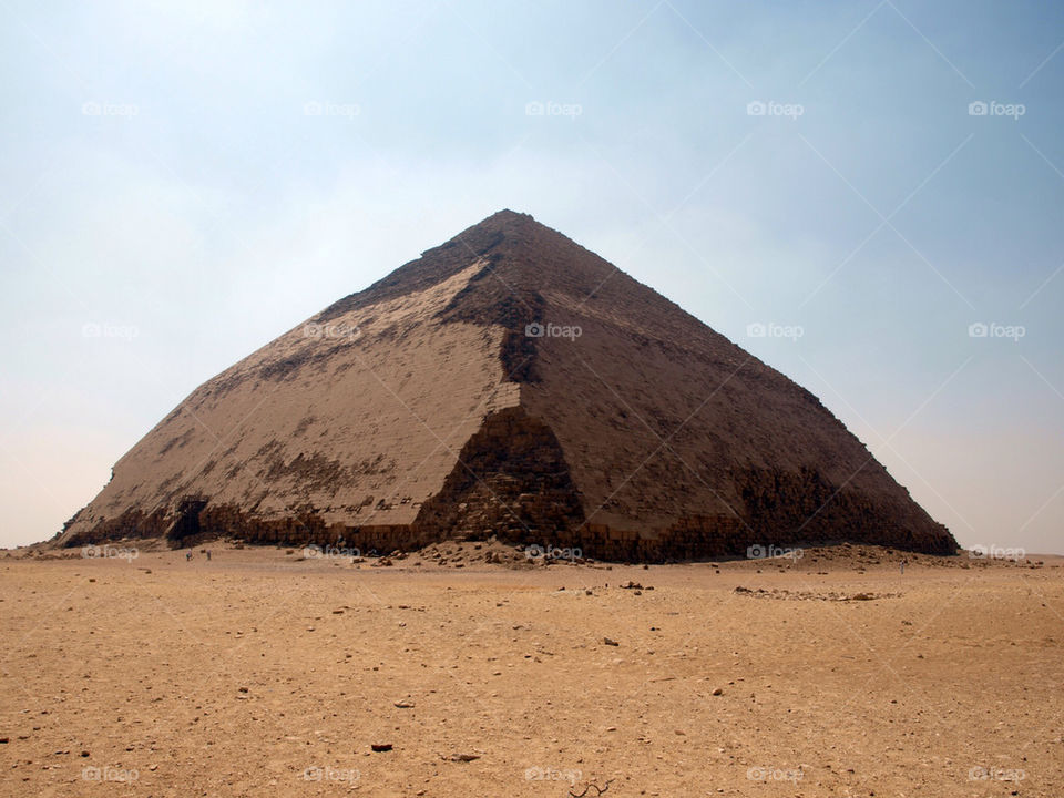 egypt pyramid cairo bent by serion