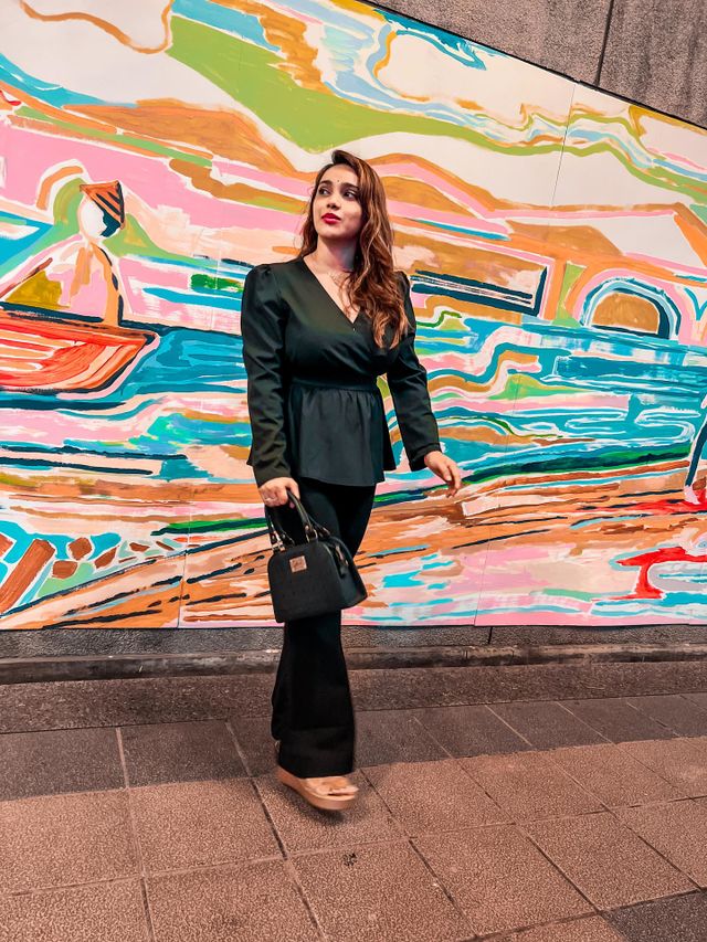 Candid along the Street Art