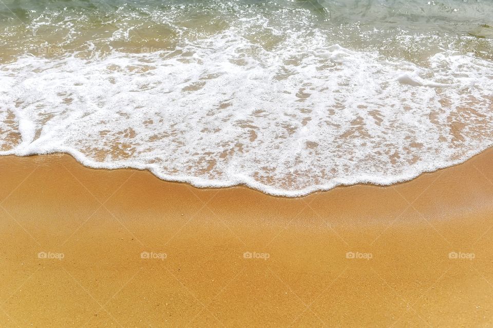 Soothing waves on the beach
