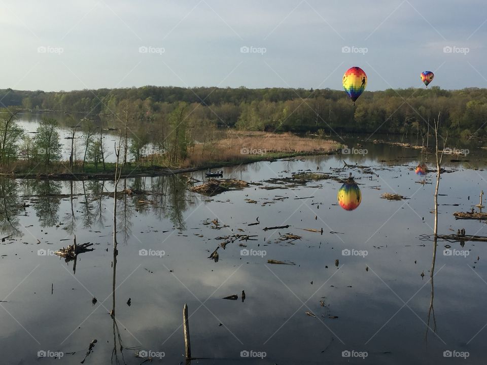 Jolly Rollo hot air balloon over Lake Vermillion 