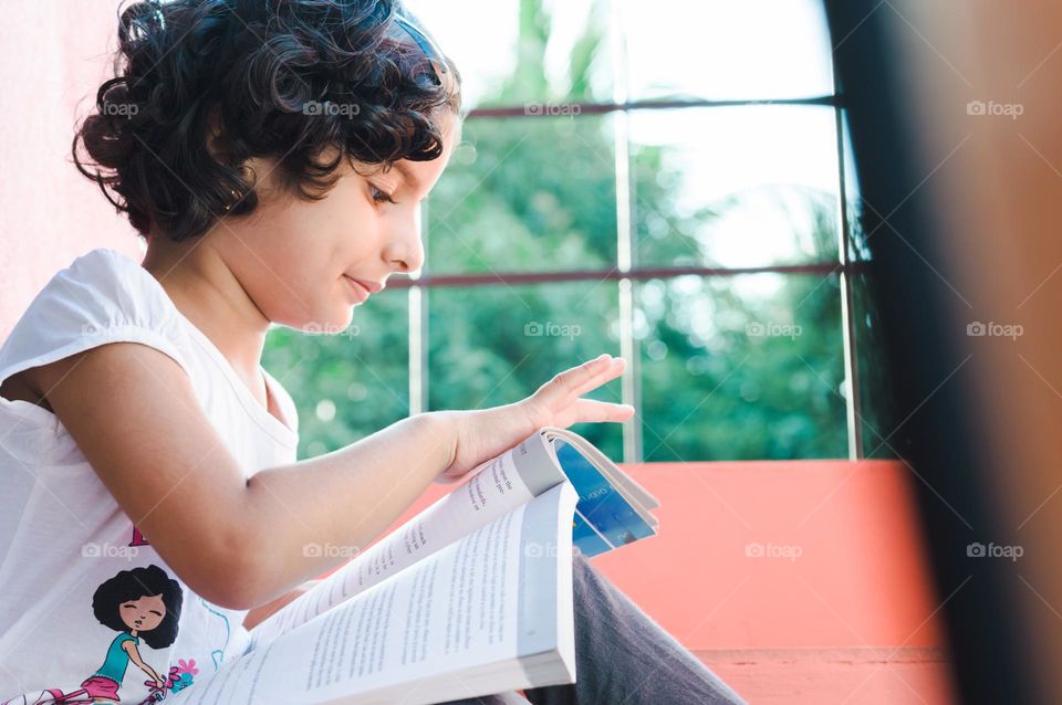 Who else love reading on bright summer day, sitting on stairs and enjoy?