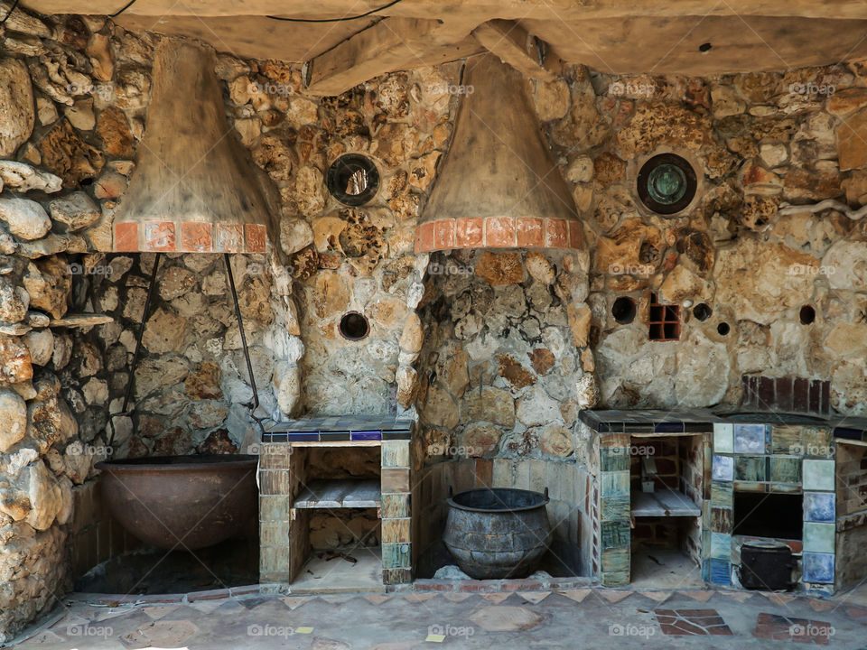 Outdoor vintage rock kitchen 