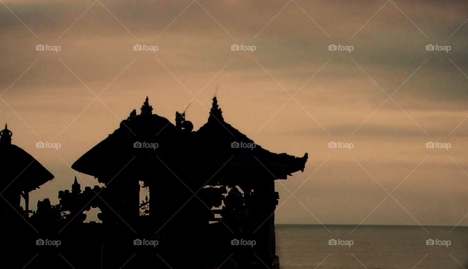 This is the Tanah Lot temple that was built and has been a part of Balinese mythology for centuries and it is one of seven sea temples around the Balinese coast.