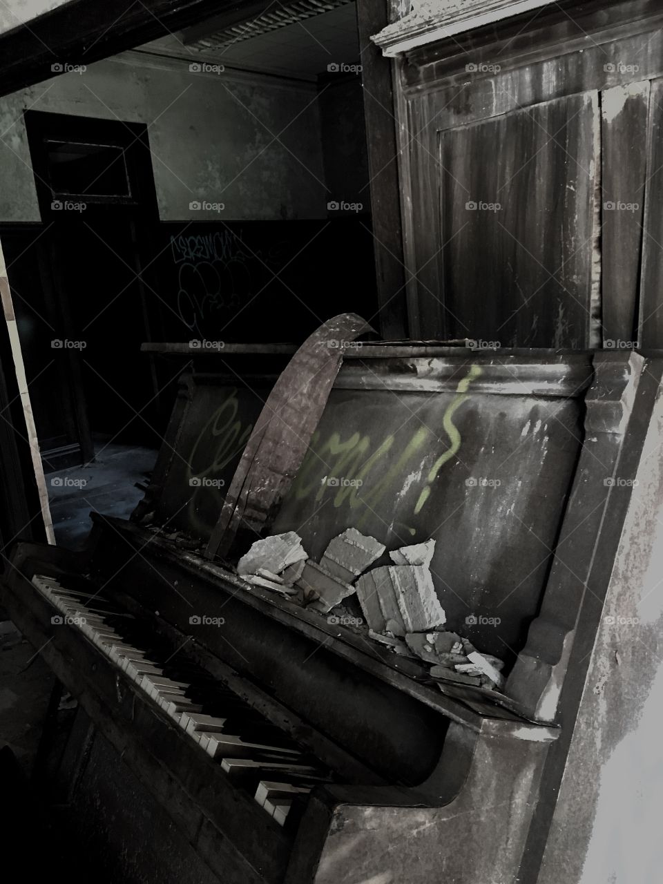 Abandoned piano