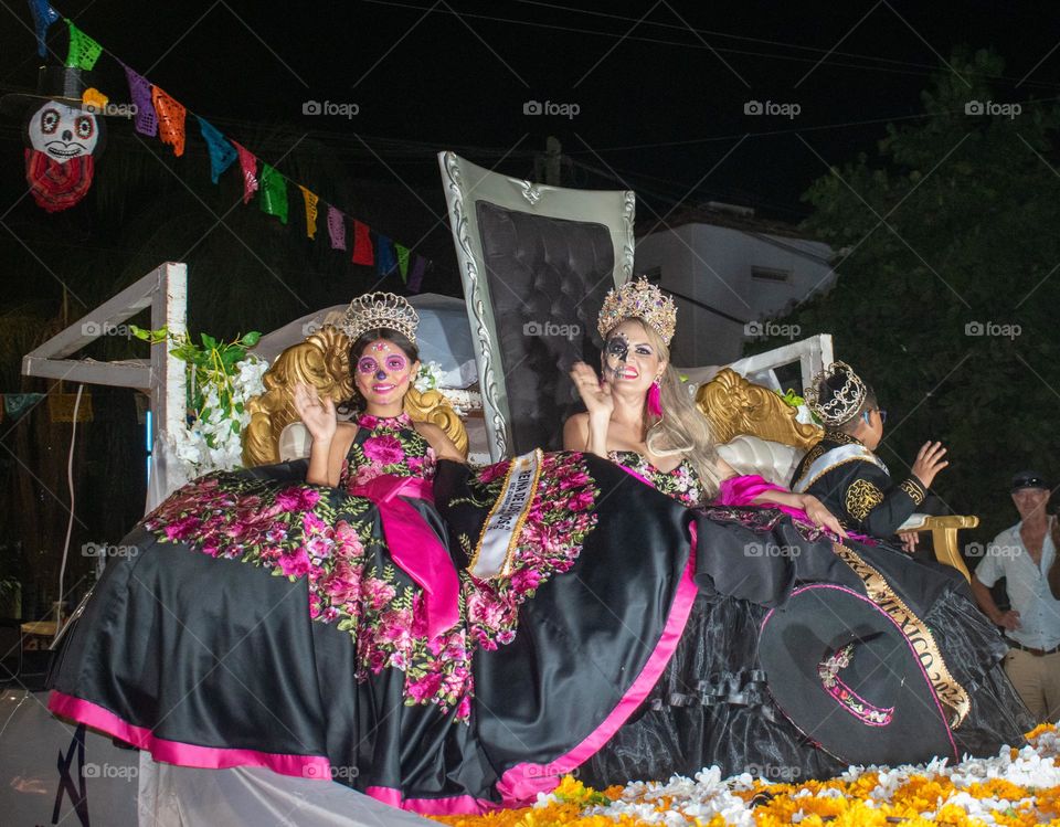 Reinas en el festival de día de muertos 