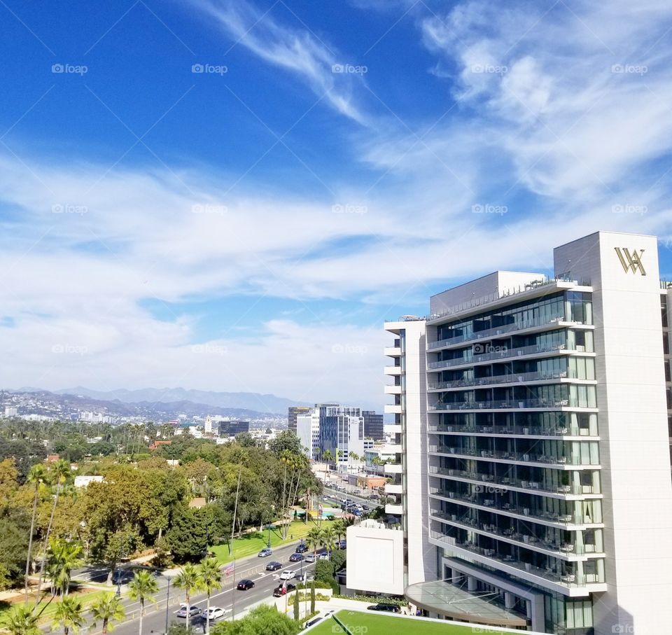 Hotel view in Los Angels on a sunny, cloudy day