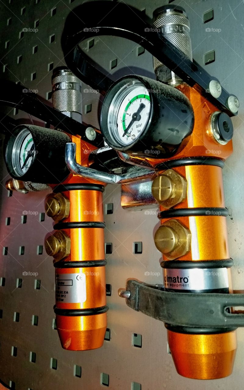 Pressure gauge for compressed air