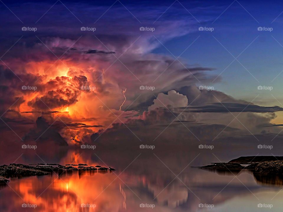 THUNDERSTORM, GEWETTERT