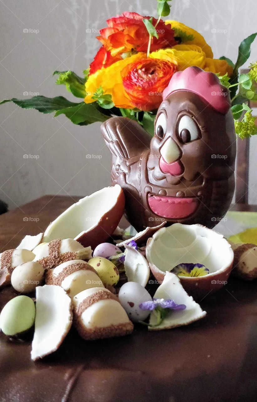 Easter cake and decorations