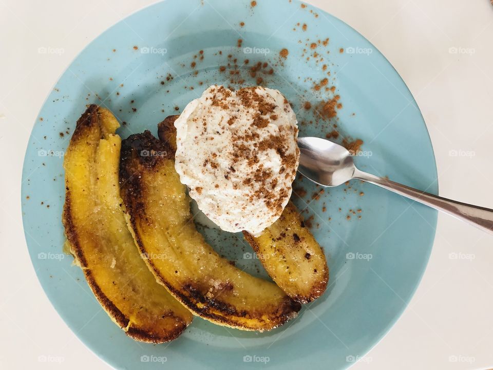 Banana flambé With Ice Cream