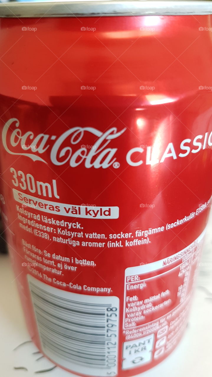 gott med en iskall Coca cola när det är varmt
