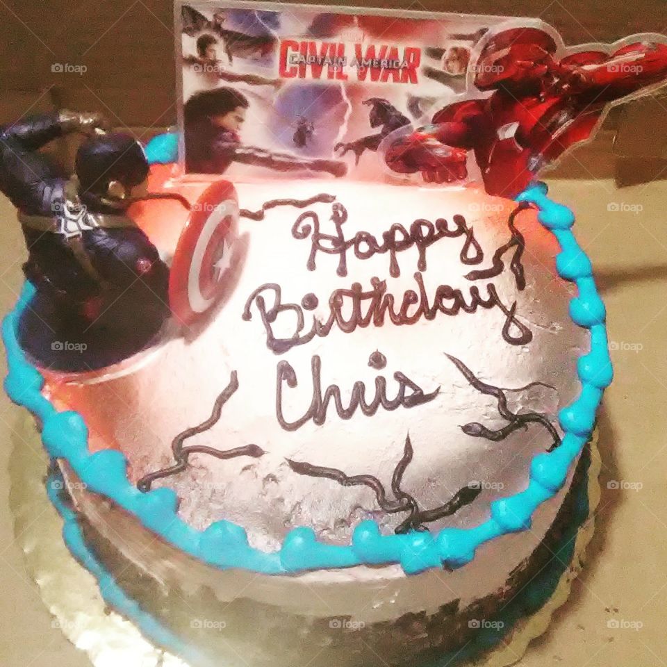 A surprise 34th birthday cake from my ex roommate/boyfriend/fiance who knew 3 months after that he'd break up with me for no logical reason