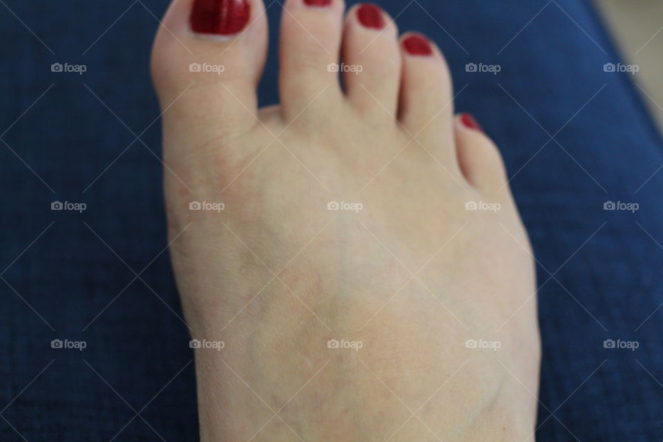 foot with polish