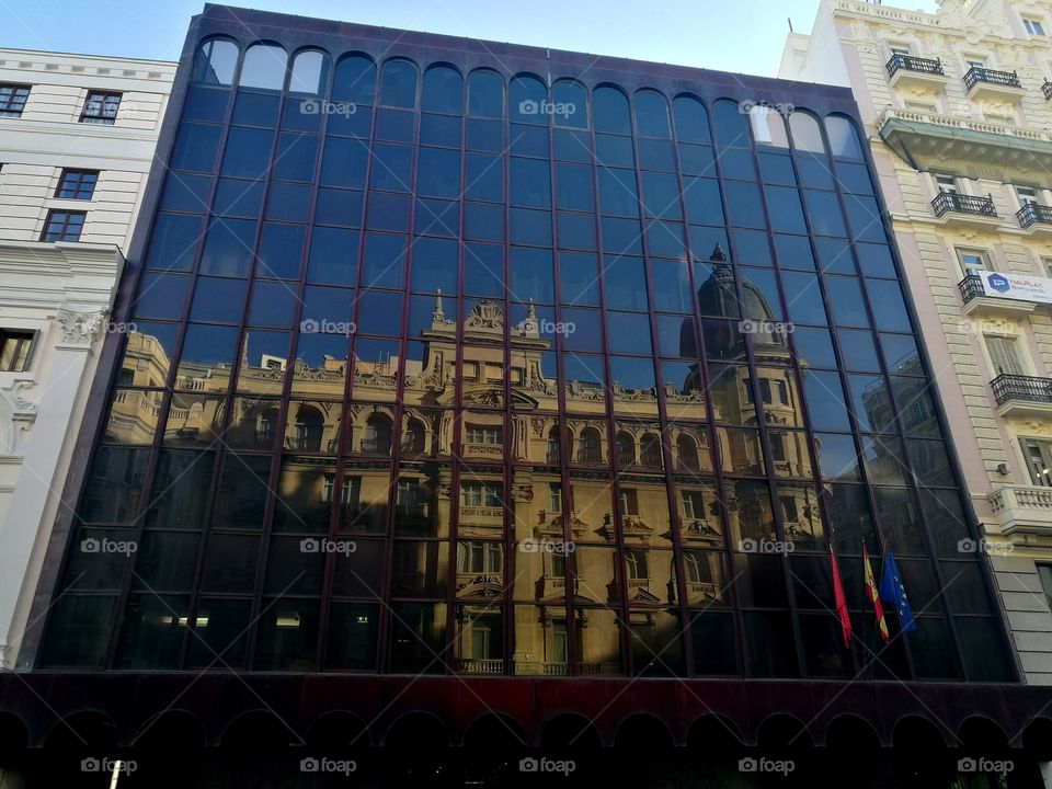 building reflection city