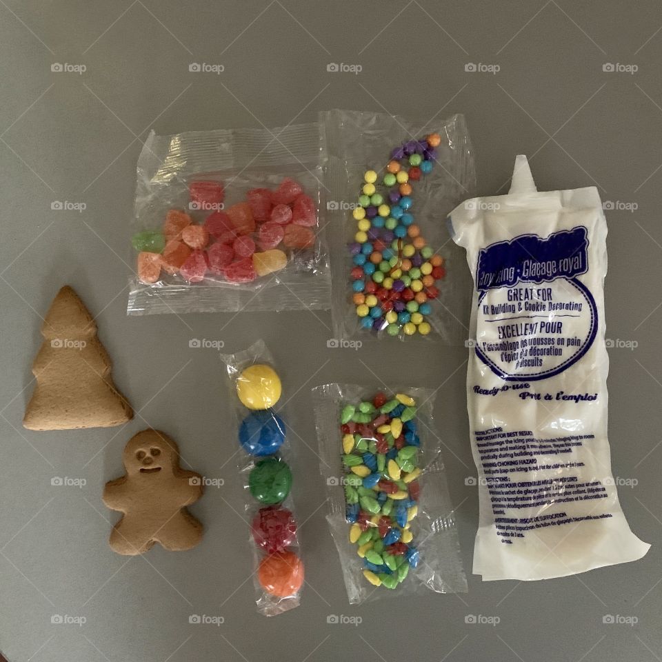 Gingerbread cookies - Ingredients to decorate gingerbread cookies for the holidays 