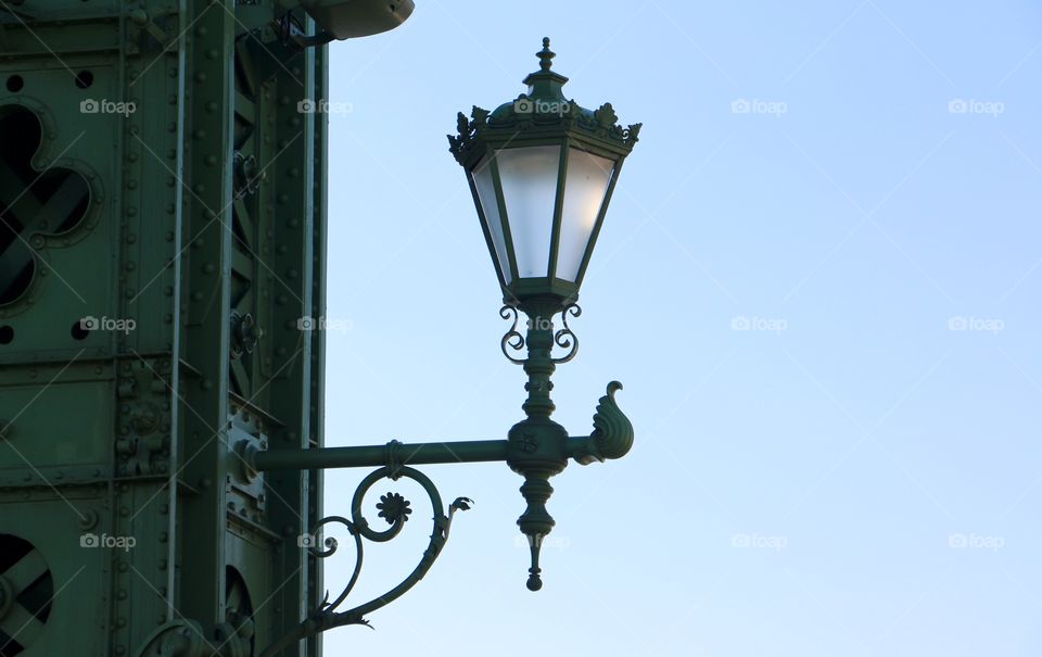 Bridge lamp