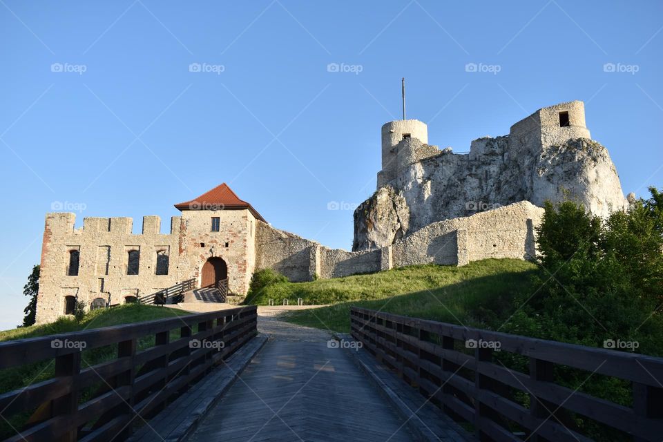 A castle in Rabsztyn