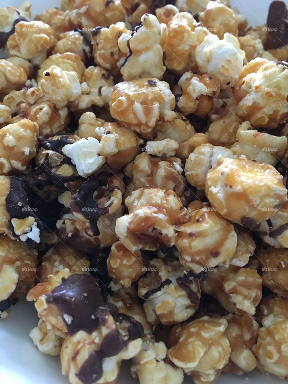 Chocolate Drizzled Popcorn 