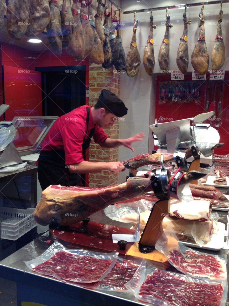 cutting ham
