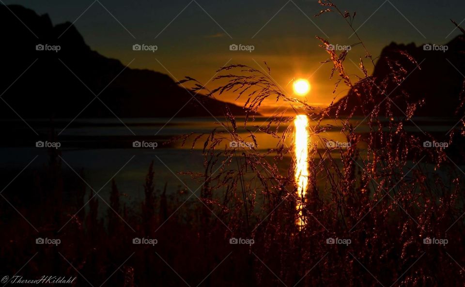 Beautiful midnightsun in the North of Norway. This is therapy for me.