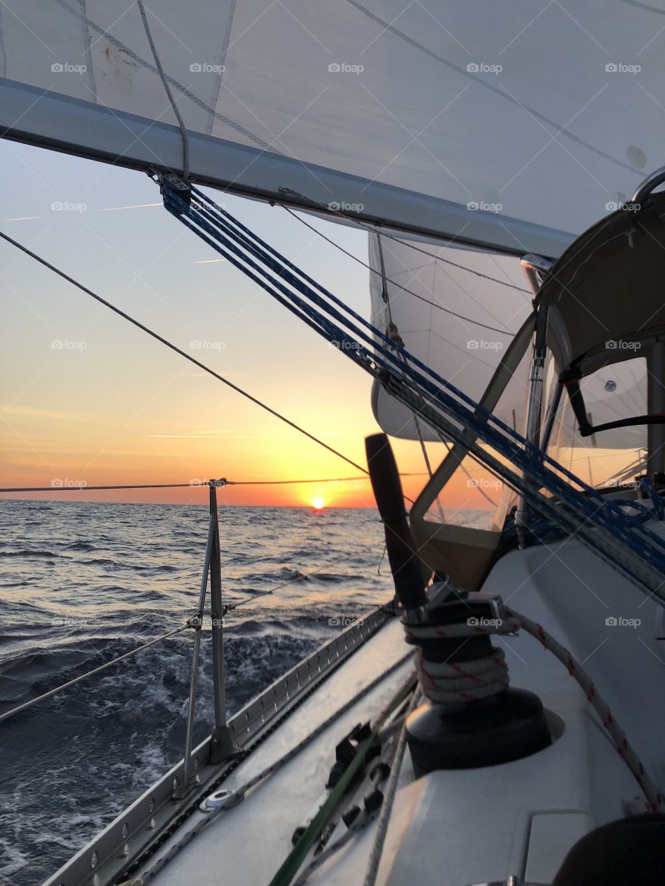 Sailing sunset 