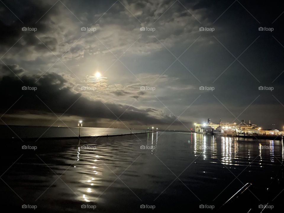 Night at sea side 