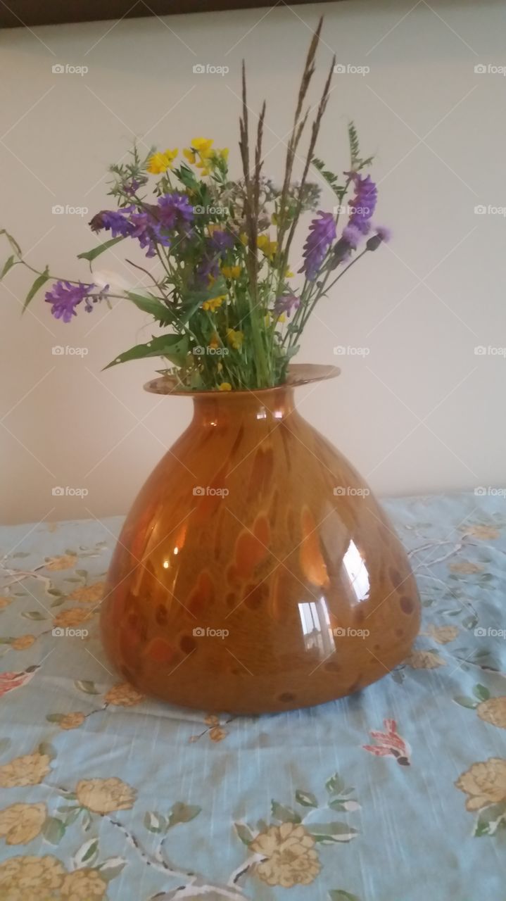 vase. vase on a table