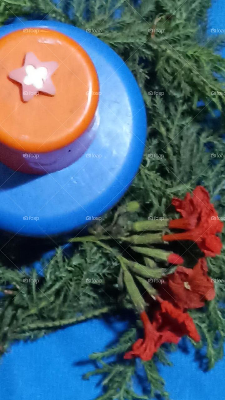 happy Easter🐰🥚🧺 all my friends with bold colours candel stand.