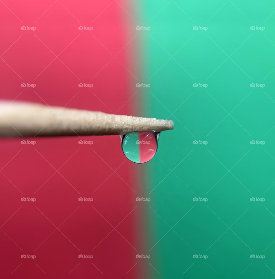 Contrast in water droplet
red&green colours are high contrast