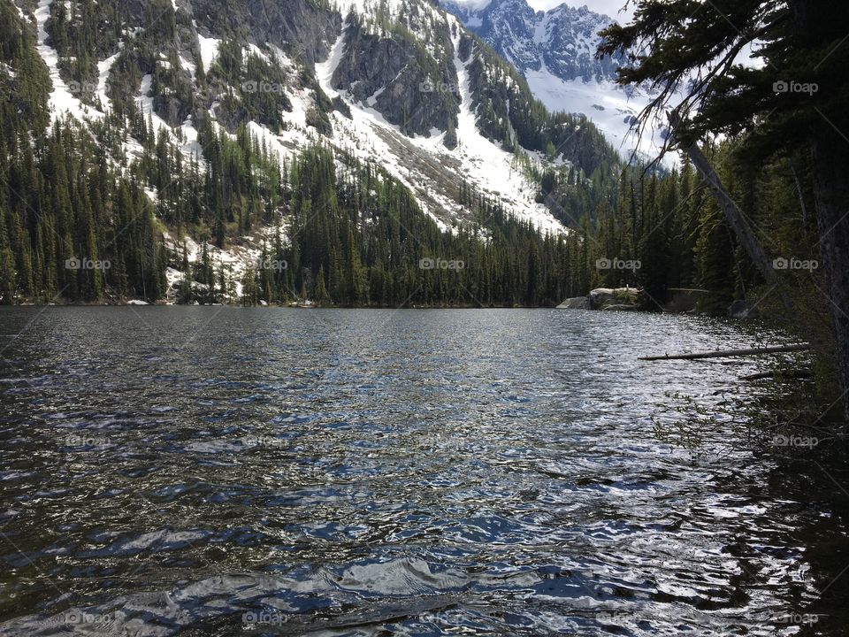 Alpine lake in Cascade mountains 