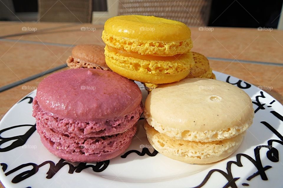 French pastries le macaron.