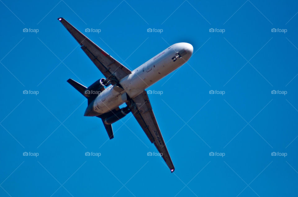 sky flying airport jet by willemfoto