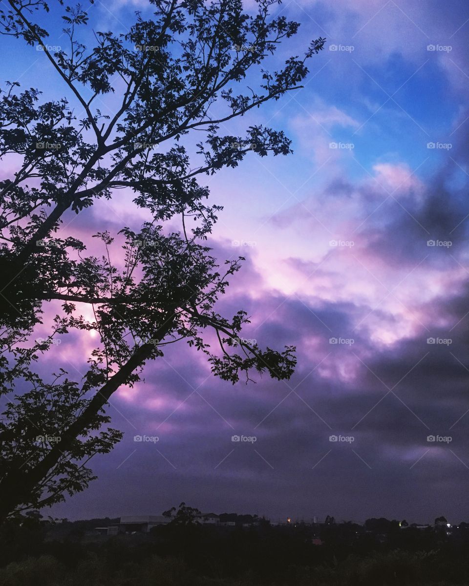 06h30 - #Chuva ou #Sol?
🌅Desperta, #Jundiaí!
Ótima 3a feira para todos.
🍃
#sky
#céu
#photo
#nature
#morning
#alvorada
#natureza
#horizonte
#fotografia
#paisagem
#inspiração
#amanhecer
#mobgraphia
#Jundiaí
