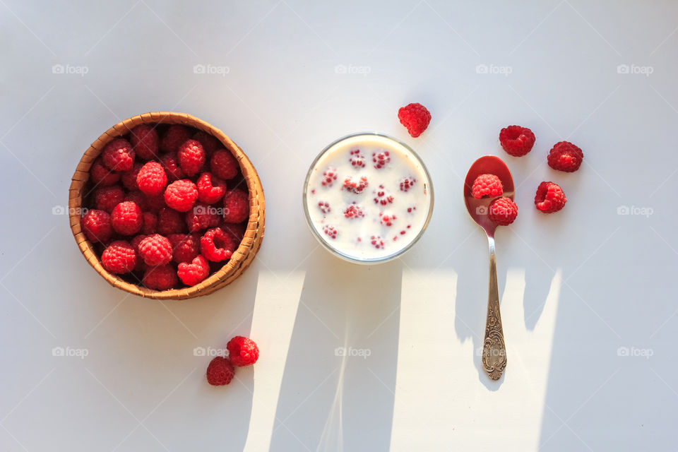 Raspberry with milk